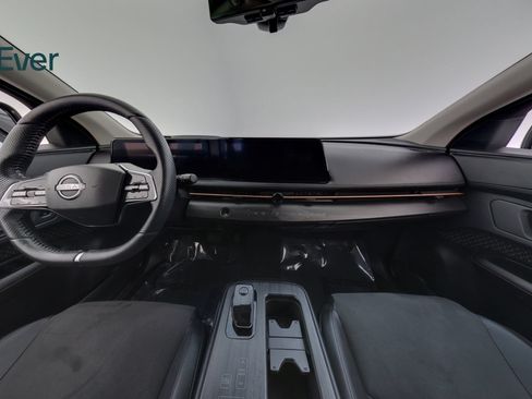 Used 2024 Nissan Ariya AWD image 26