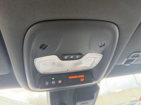 Used 2024 Chevrolet TrailBlazer ACTIV w/ Driver Confidence Package FWD image 28