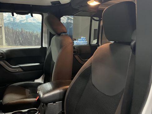 Used 2017 Jeep Wrangler Unlimited Sport image 18