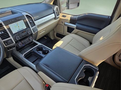 Used 2021 Ford F250 Lariat w/ Lariat Ultimate Package AWD/4WD image 12
