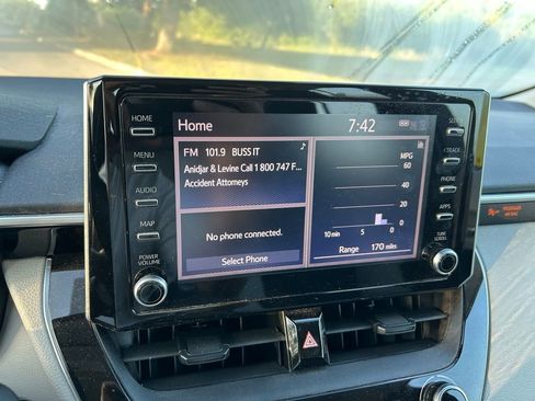 Used 2020 Toyota Corolla LE w/ LE Convenience Package image 22