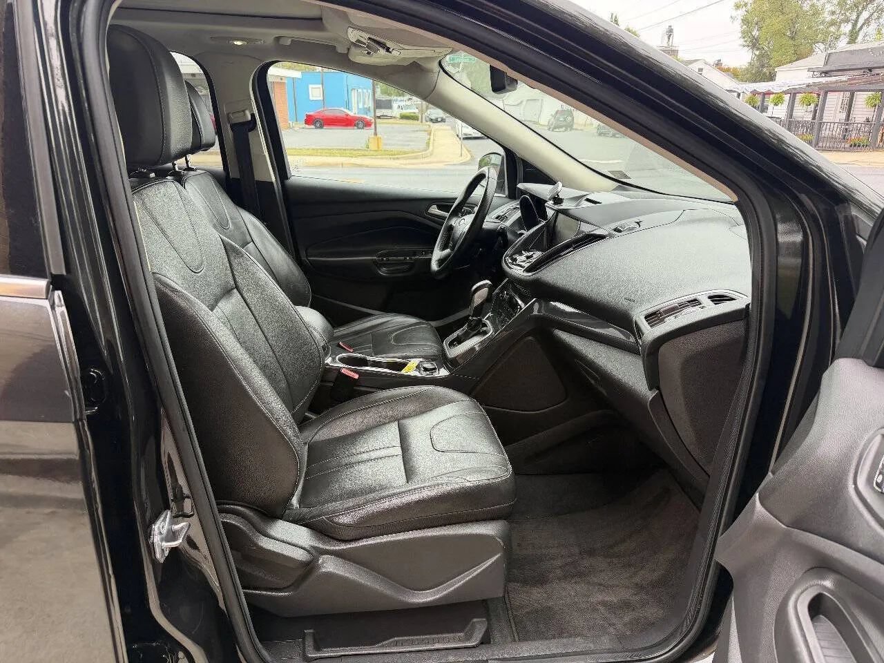 Used 2013 Ford Escape Titanium w/ Parking Technology Pkg AWD/4WD image 18