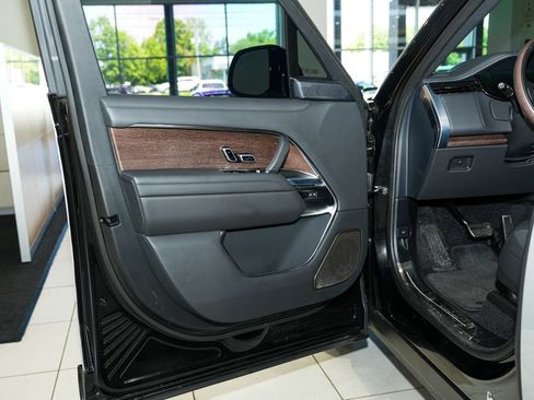 Used 2025 Land Rover Range Rover Autobiography AWD/4WD image 32