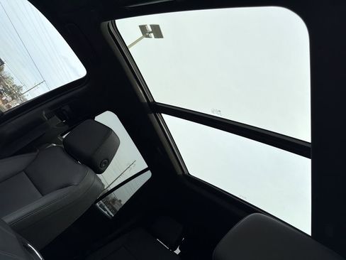 Used 2023 Chevrolet Tahoe Z71 w/ Luxury Package image 36