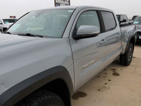Used 2020 Toyota Tacoma TRD Off-Road w/ Technology Package AWD/4WD image 8