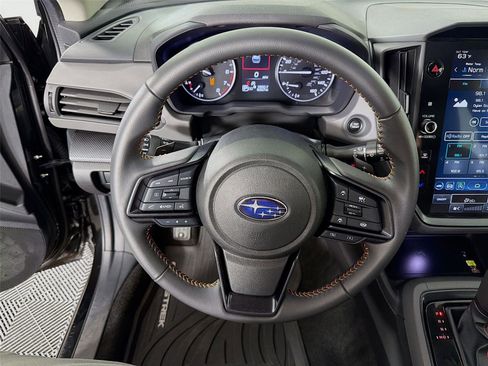 Used 2024 Subaru Crosstrek 2.5i Limited w/ Crosstrek Mirror Package image 12