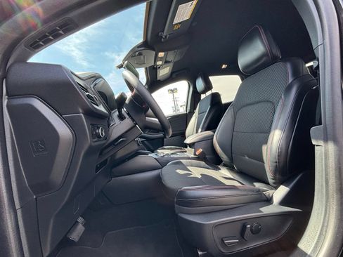 Used 2025 Ford Escape ST-Line Select AWD/4WD image 12