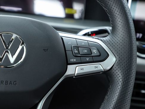 New 2026 Volkswagen Tiguan SE R-Line image 22