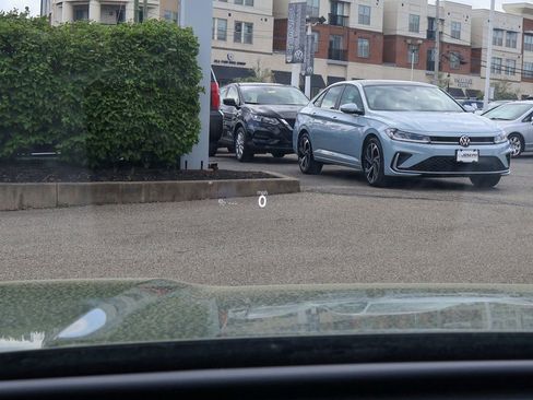 New 2026 Volkswagen Tiguan SE R-Line AWD/4WD image 23