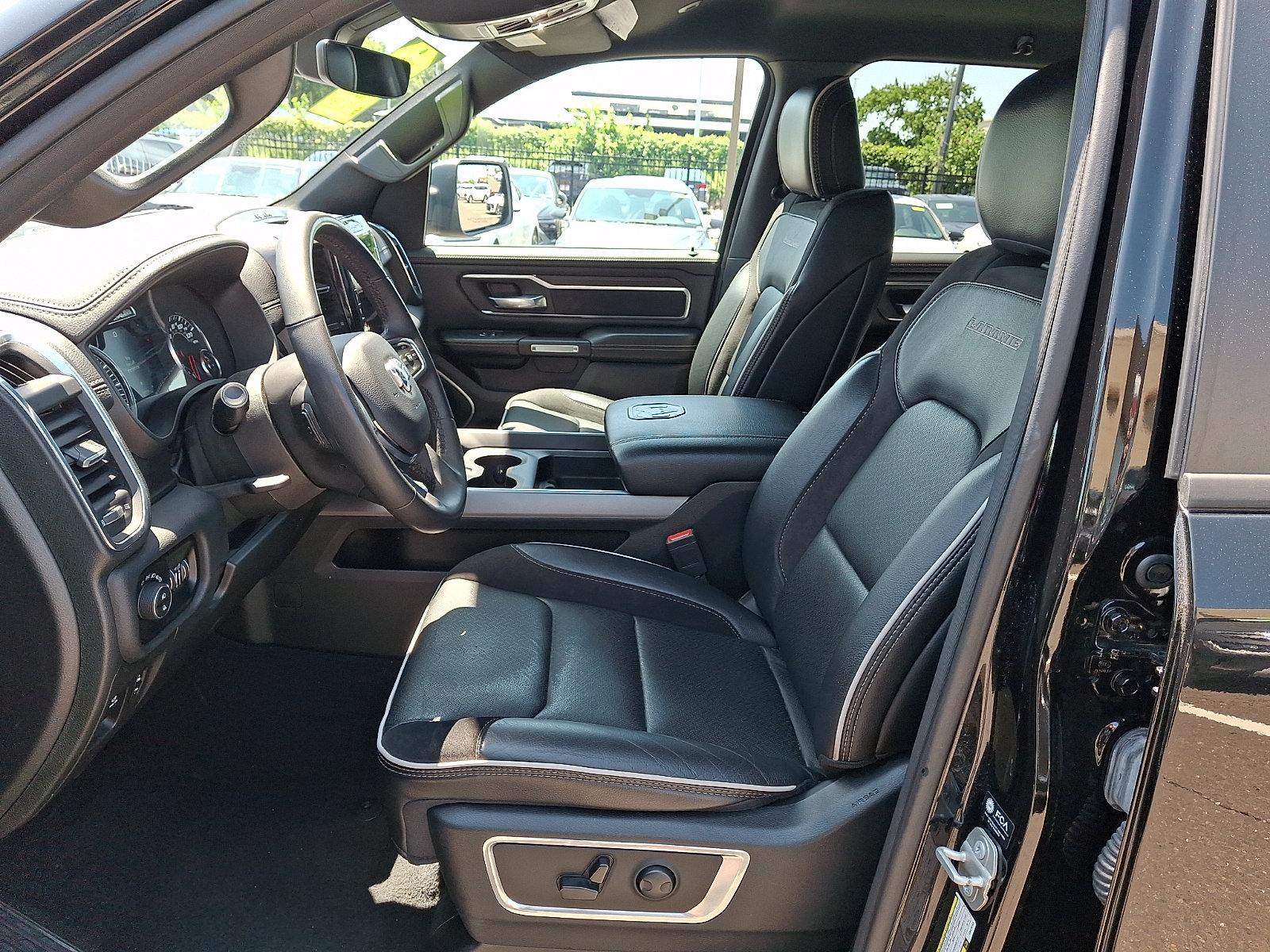 Used 2025 RAM 1500 Laramie AWD/4WD image 13