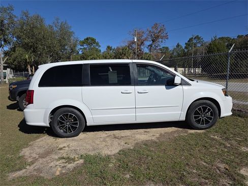 Used 2017 Dodge Grand Caravan SE image 6