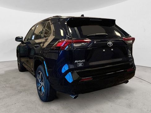 New 2025 Toyota RAV4 SE image 3