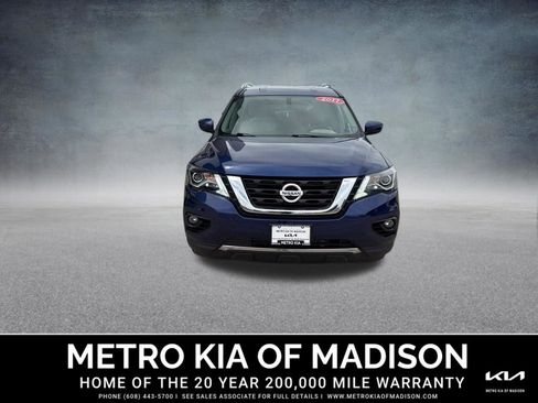 Used 2017 Nissan Pathfinder SV w/ SV Cold Weather Package AWD/4WD image 9