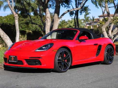 Used 2019 Porsche 718 Boxster S RWD image 2