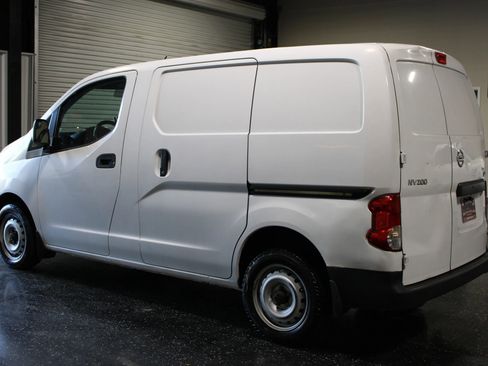 Used 2015 Nissan NV200 SV image 5