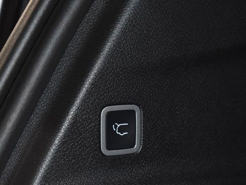 New 2026 Chrysler Pacifica Select w/ S Appearance Package image 38