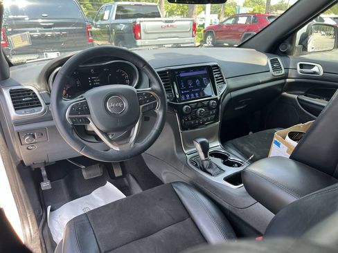 Used 2021 Jeep Grand Cherokee Laredo X RWD image 30