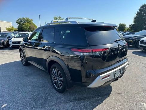 Used 2022 Nissan Pathfinder SL w/ SL Premium Package image 5