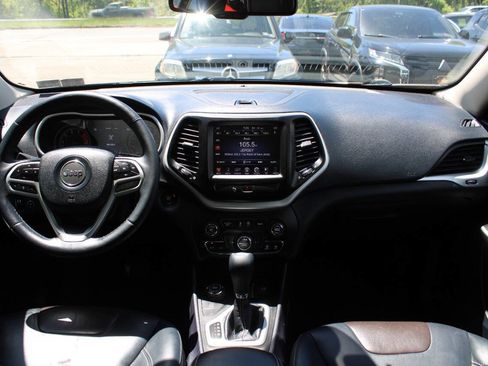Used 2018 Jeep Cherokee Limited AWD/4WD image 32