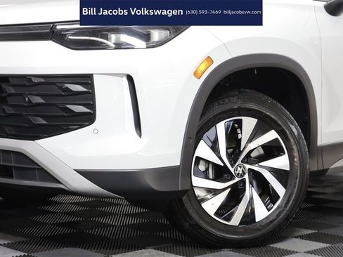 Used 2025 Volkswagen Tiguan S AWD/4WD image 3