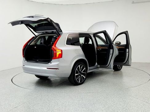 Used 2024 Volvo XC90 B5 Plus AWD/4WD image 11