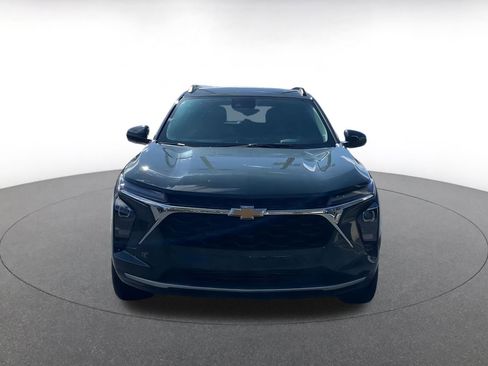 Used 2025 Chevrolet Trax LT image 4