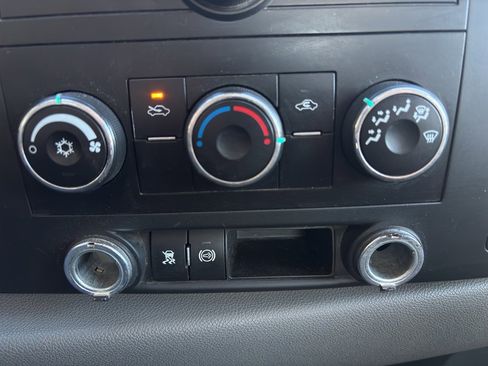 Used 2011 GMC Sierra 2500 W/T w/ Snow Plow Prep Package image 19