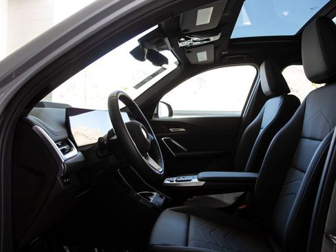 Certified 2025 BMW X1 xDrive28i w/ Technology Package image 14