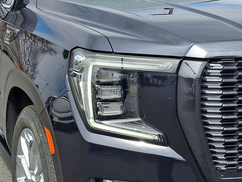 Used 2023 GMC Yukon Denali Ultimate image 9