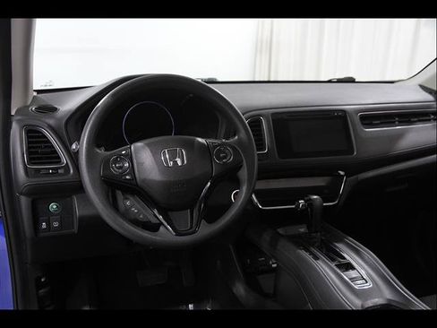 Used 2018 Honda HR-V EX image 6