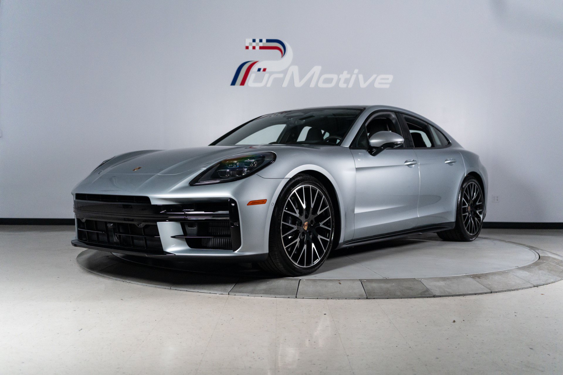 Used 2026 Porsche Panamera GTS AWD/4WD image 1