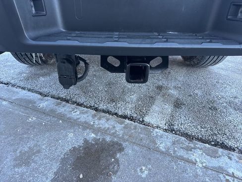 Used 2024 Nissan Frontier S w/ S Utility Package image 4