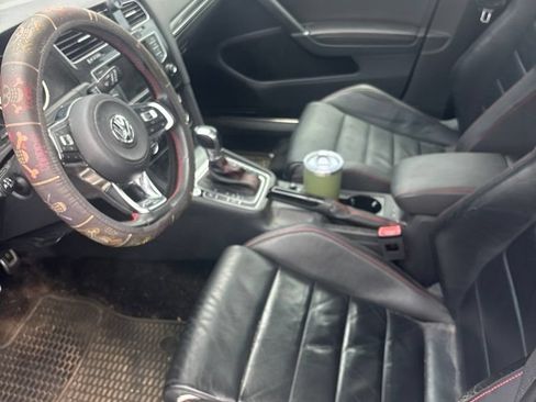 Used 2016 Volkswagen GTI SE FWD image 11