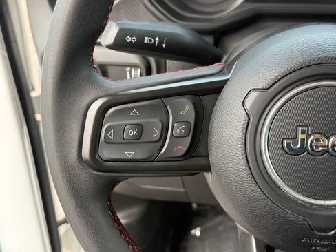 Used 2024 Jeep Wrangler Unlimited Rubicon AWD/4WD image 16
