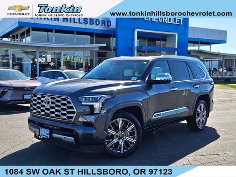 Used 2025 Toyota Sequoia Capstone image 1