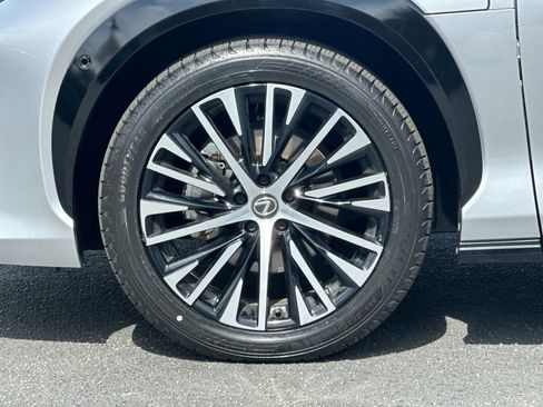 Used 2023 Lexus RZ 450e Premium w/ Accessory Package (Z1) image 33