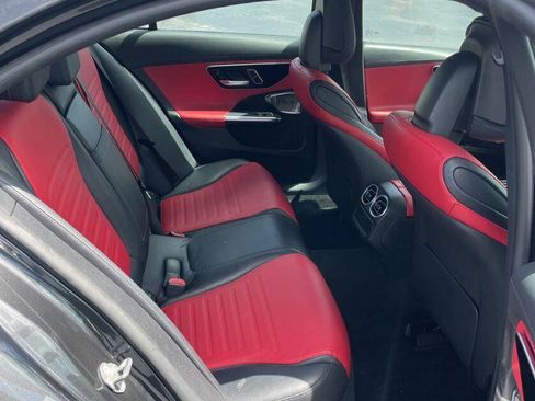Used 2023 Mercedes-Benz C 300 Sedan image 11