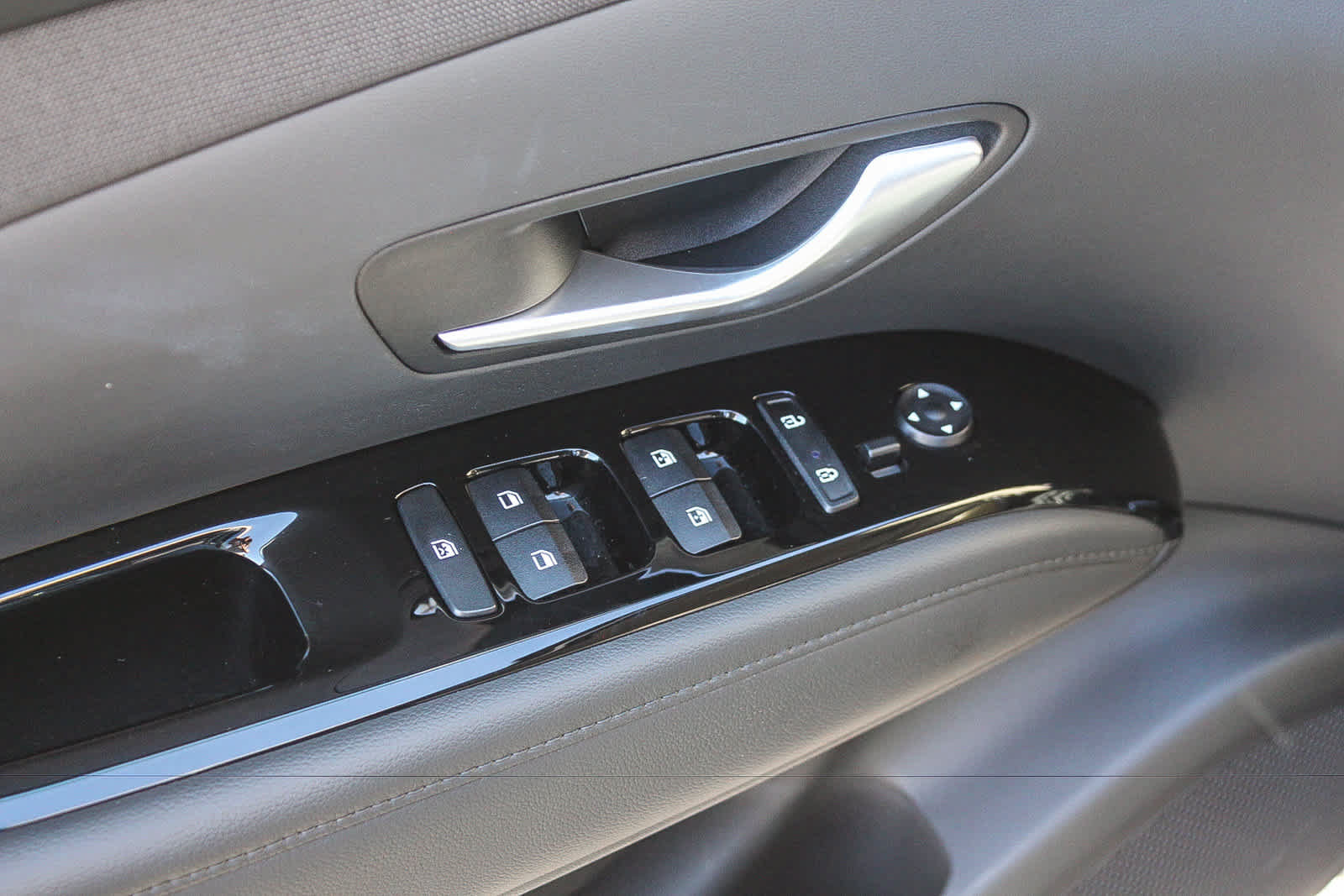 Certified 2023 Hyundai Tucson Limited AWD/4WD image 26