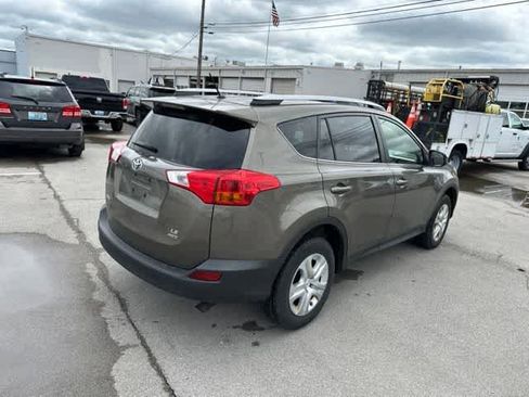 Used 2014 Toyota RAV4 LE AWD/4WD image 18