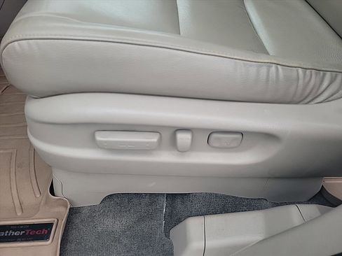 Used 2015 Honda Odyssey Touring Elite image 17