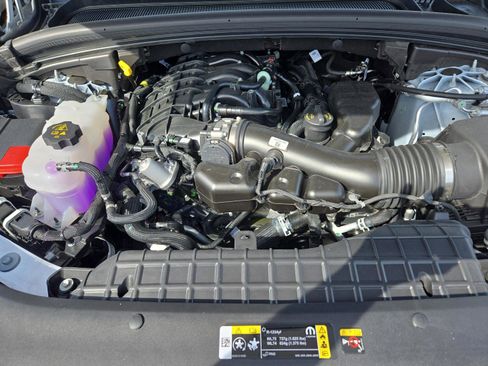 New 2025 Jeep Grand Cherokee Altitude image 9