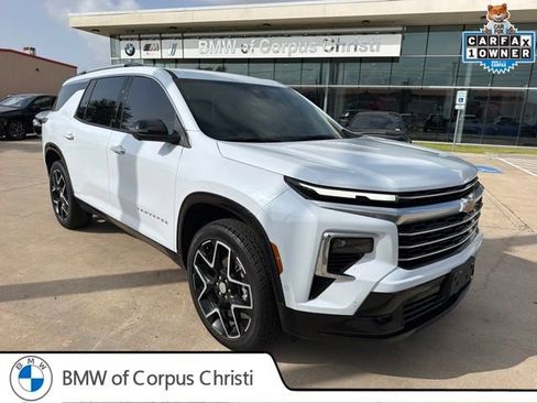 Used 2026 Chevrolet Traverse High Country FWD image 1