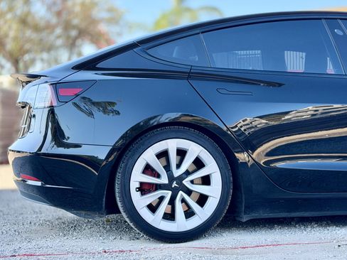 Used 2022 Tesla Model 3 Long Range AWD/4WD image 9