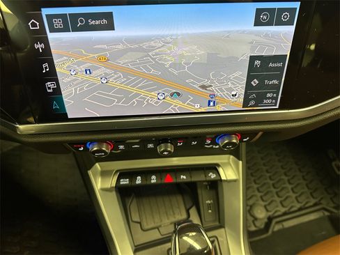 Used 2021 Audi Q3 2.0T Premium Plus w/ Premium Plus Package image 18