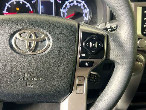 Used 2021 Toyota 4Runner SR5 AWD/4WD image 19