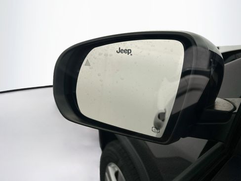 Used 2022 Jeep Compass Latitude AWD/4WD image 16