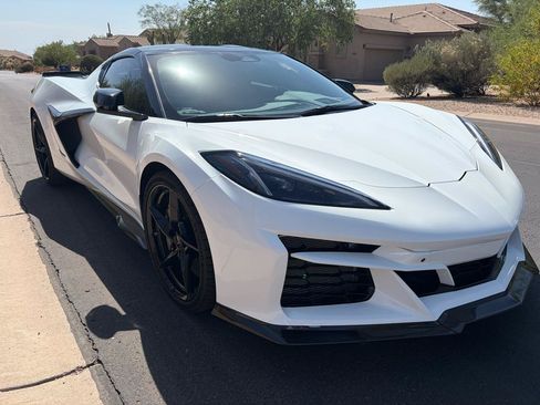 Used 2025 Chevrolet Corvette E-Ray AWD/4WD image 3