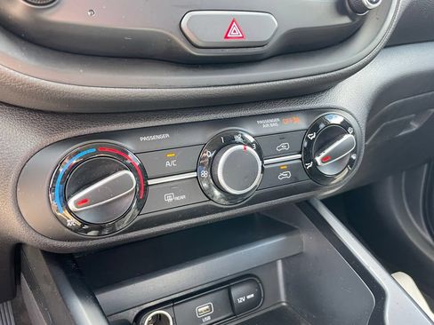 Used 2020 Kia Soul LX FWD image 17