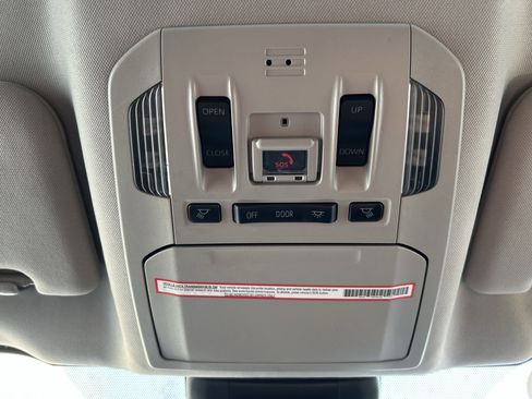 Used 2023 Toyota Highlander XLE image 37