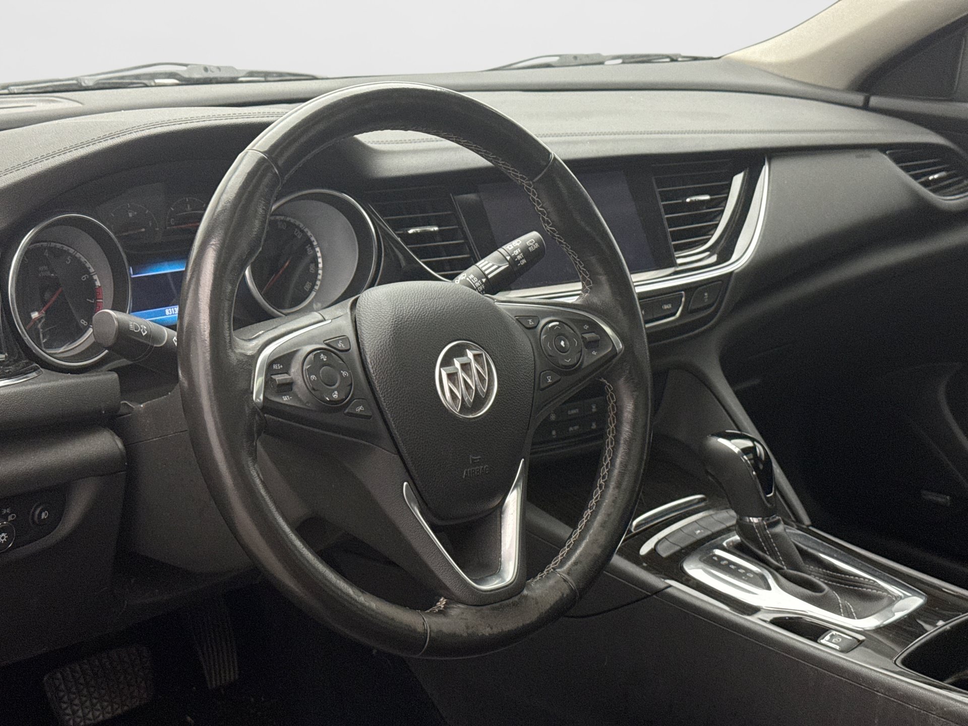 Used 2018 Buick Regal Essence w/ Driver Confidence Package #1 AWD/4WD image 7